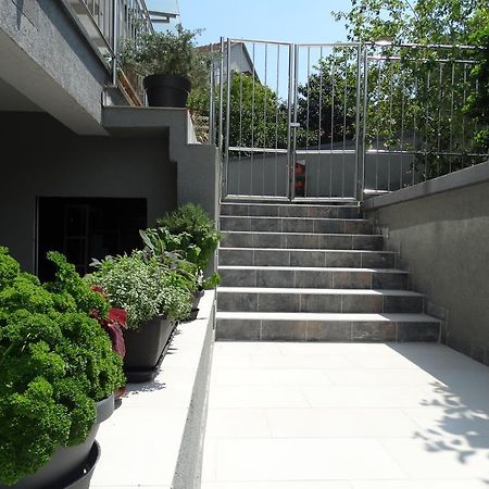 Agape Apartments Тиват Экстерьер фото