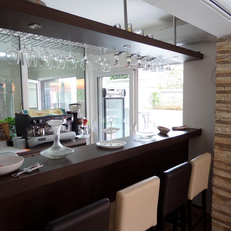 Agape Apartments Тиват Экстерьер фото