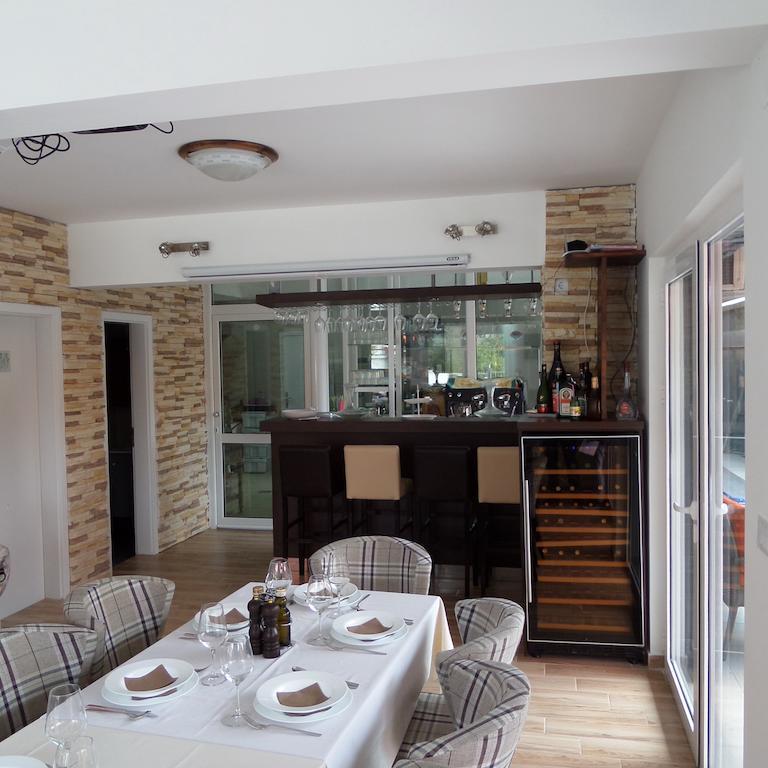 Agape Apartments Тиват Экстерьер фото