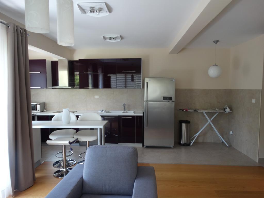 Agape Apartments Тиват Экстерьер фото